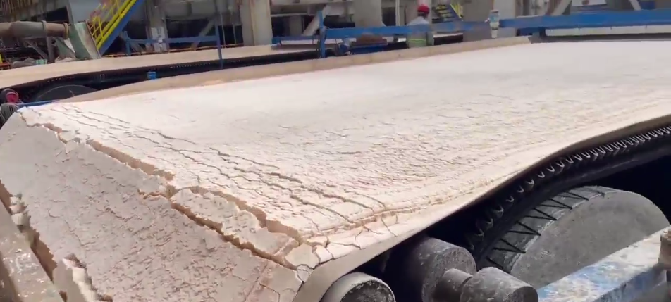 En Laos se pusieron en funcionamiento con éxito un total de 14 filtros de vacío de cinta.