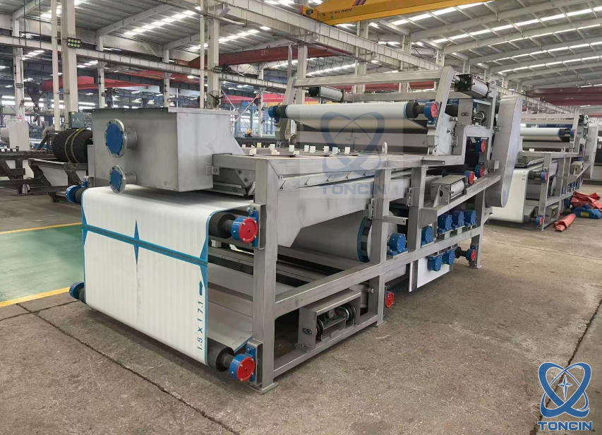 Filtro prensa de correa simplificado para la deshidratación de lodos